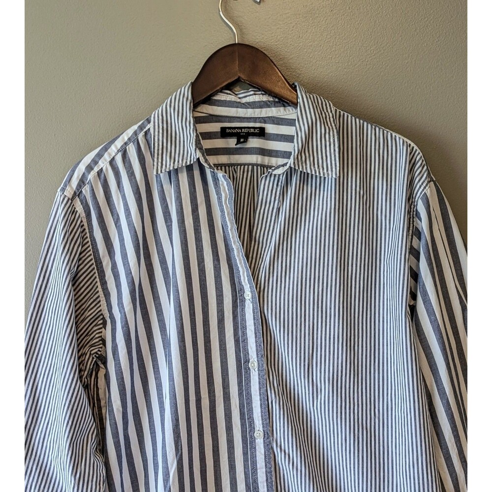 Banana Republic Womens M Medium Blue White Mixed Stripe Button Down Shirt Blouse